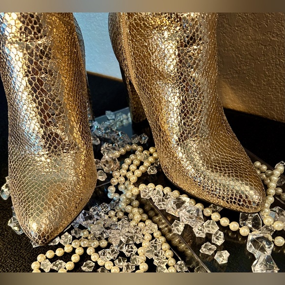 Poppy High Heeled Boots from Scoop.   Color Rose Gold Size 7.5 - Picture 7 of 11